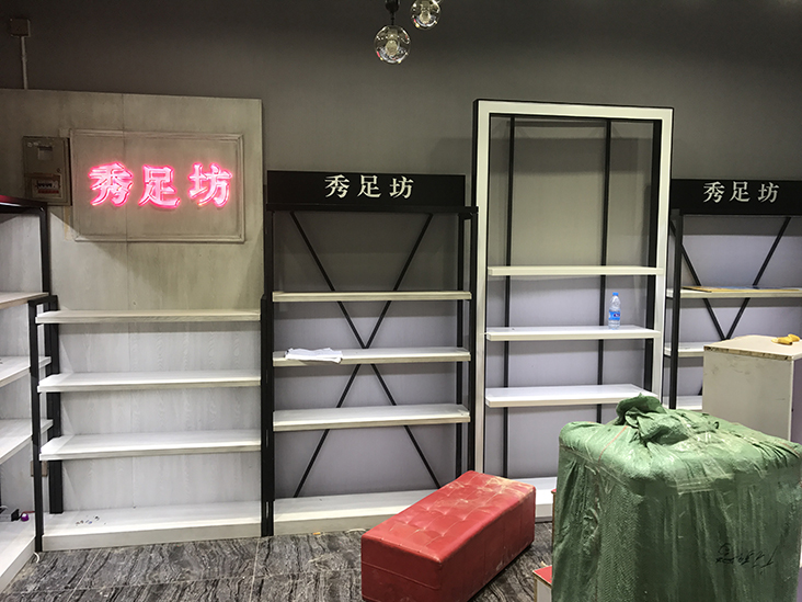 精致女鞋展柜